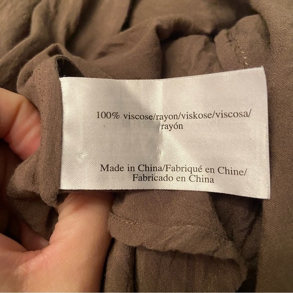 Laura Ashley women’s beige coloured hi low button blouse in size 4 - Picture 9 of 10